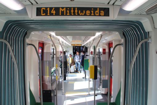 Wnętrze tramwaju wysokoperonowego (Stadtbahnu) Stadler Citylink dla Chemnitz