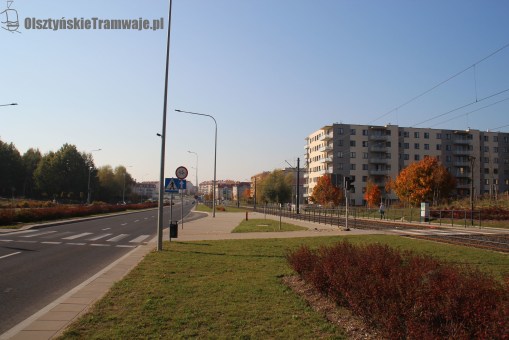 Ulica Witosa przy skrzyżowaniu z ulicą Myszki Miki (13 października 2018)