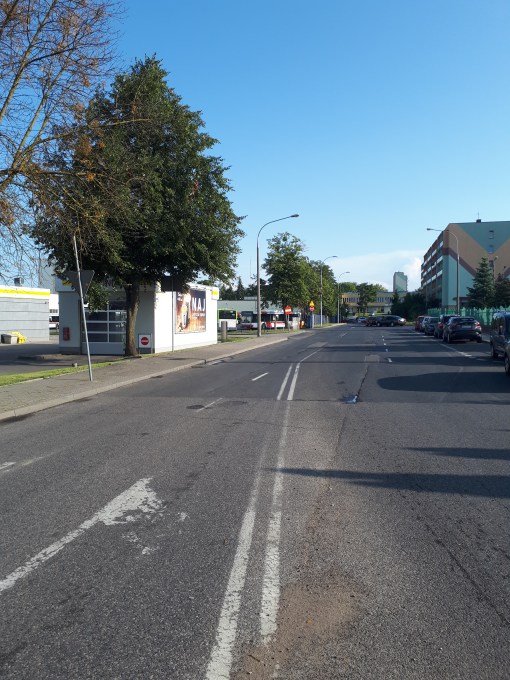 Nowa ulica, którą proponujemy nazwać Tramwajową - biegnące wzdłuż ogrodzenia zajezdni tramwajowej bezimienne dziś przedłużenie ulicy Składowej