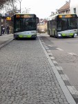 Solaris Urbino 18 IV #2026 na linii zastępczej za tramwaj Z-1 i Solaris Urbino 12 IV #140 na linii 116 na przystanku Wysoka Brama (16 listopada 2019)