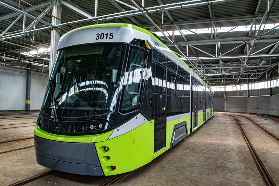 Durmazlar Panorama Olsztyn #3015 w hali postojowej zajezdni tramwajowej