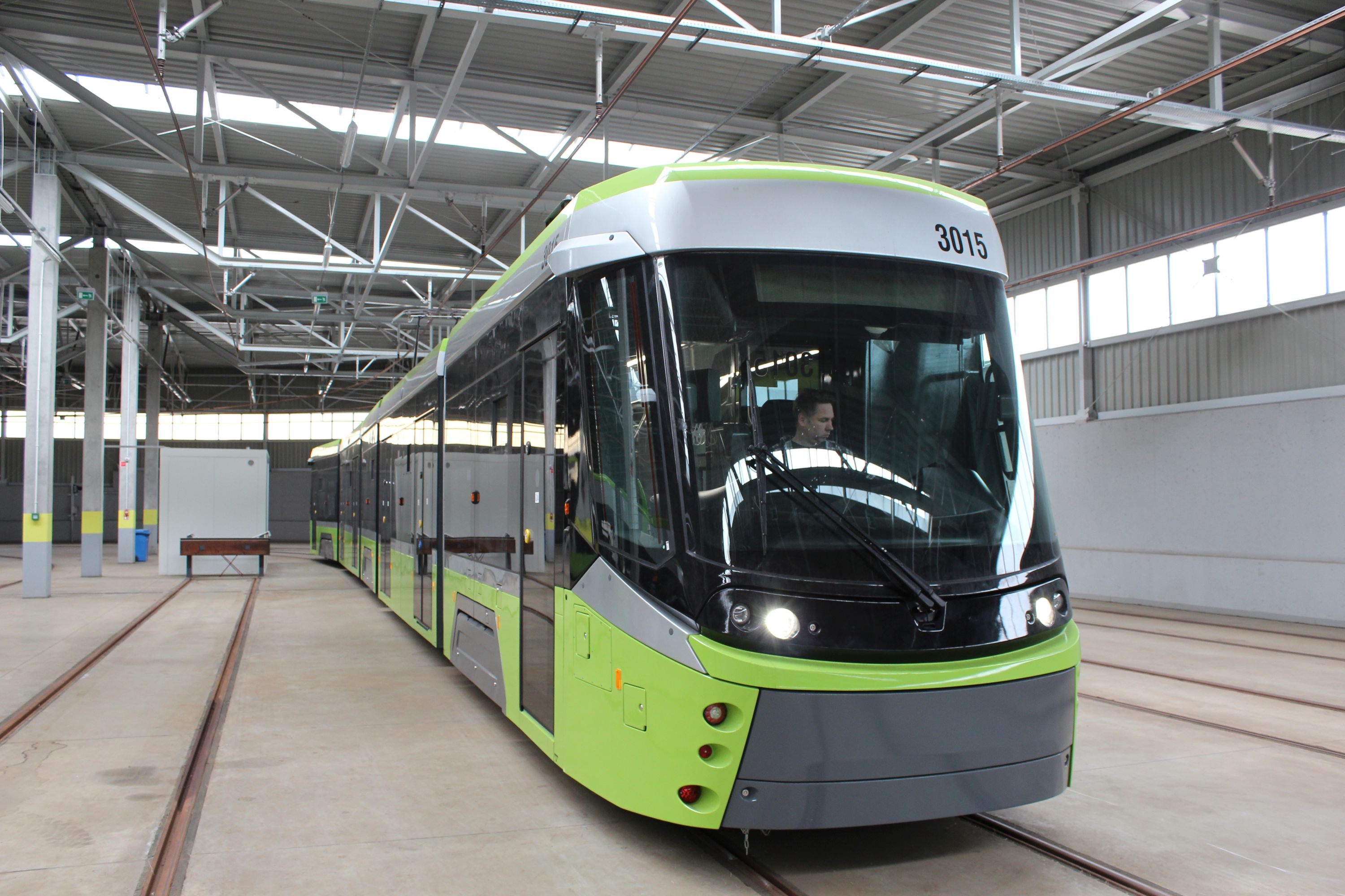 Durmazlar Panorama Olsztyn DRP5H05 #3015 w hali postojowej zajezdni tramwajowej (8 lipca 2020)