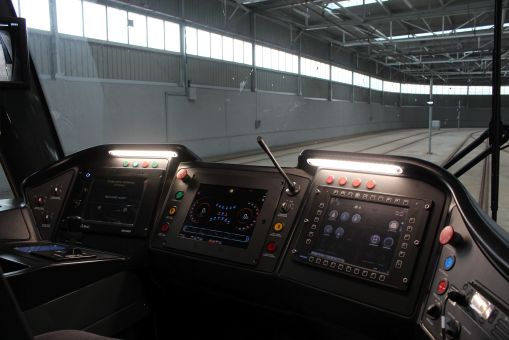 Wnętrze kabiny motorniczego w Durmazlarze Panorama Olsztyn DRP5H05