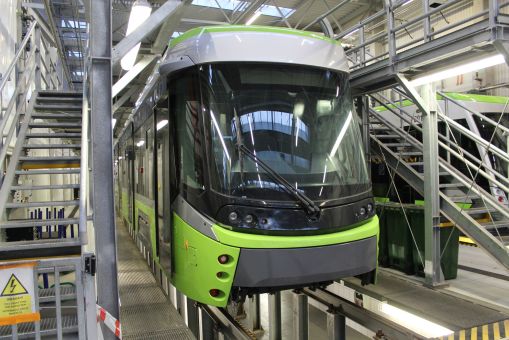 Durmazlar Panorama Olsztyn DRP5H05 #3016 na kanale technicznym w zajezdni (30 listopada 2020)