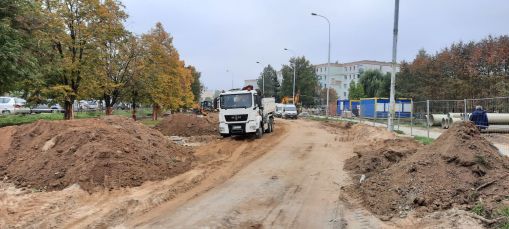 Budowa linii tramwajowej w ulicy Wilczyńskiego, w okolicach skrzyżowania z ulicą Panasa (2 października 2021)