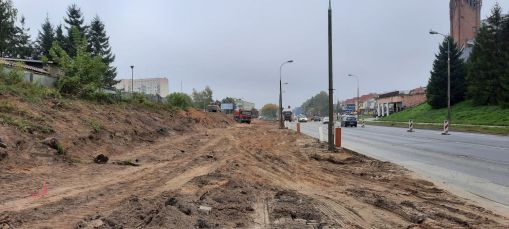 Budowa linii tramwajowej w ulicy Wyszyńskiego, między ulicami Żołnierską i Pstrowskiego (2 października 2021)