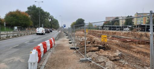 Budowa linii tramwajowej w ulicy Wyszyńskiego, między aleją Piłsudskiego a ulicą Żołnierską (2 października 2021)