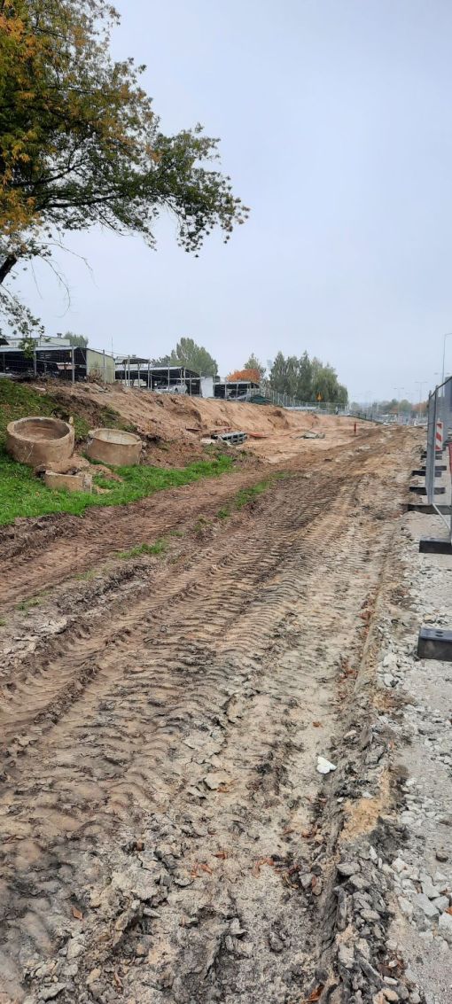 Budowa linii tramwajowej w ulicy Wyszyńskiego, między aleją Piłsudskiego a ulicą Żołnierską (2 października 2021)