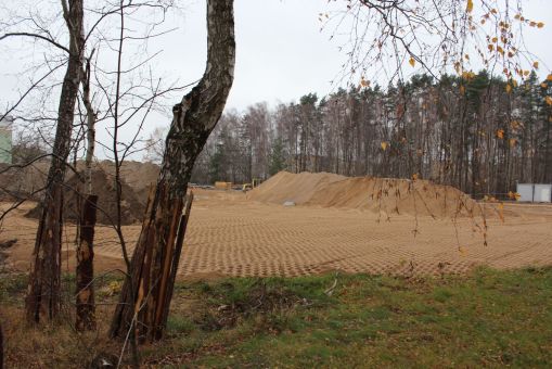 Budowa linii tramwajowej w ulicy Wilczyńskiego, w okolicach przyszłego przystanku końcowego Pieczewo (14 listopada 2021)