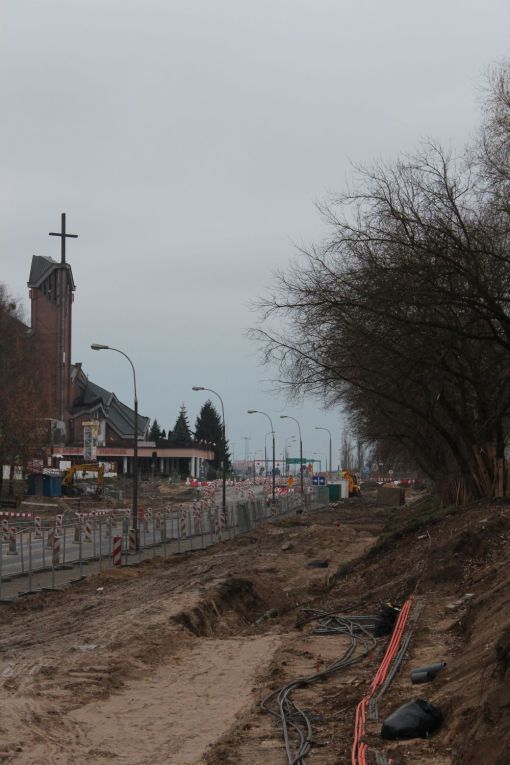 Budowa linii tramwajowej w ulicy Wyszyńskiego, między aleją Piłsudskiego a ulicą Żołnierską (14 listopada 2021)