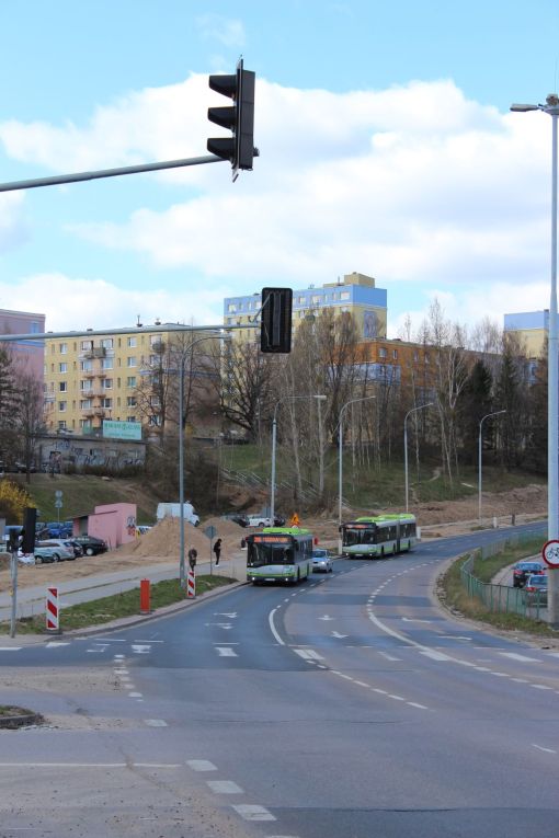 Budowa linii tramwajowej w ulicy Krasickiego, w pobliżu skrzyżowania z ulicą Barcza (16 kwietnia 2022)