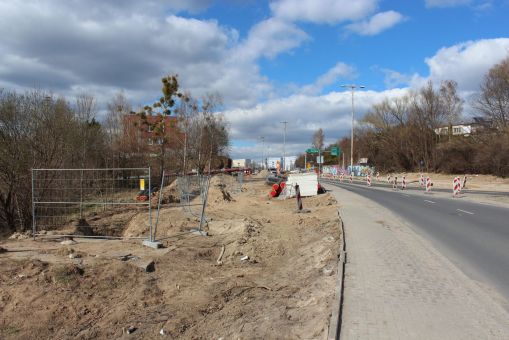 Budowa linii tramwajowej w ulicy Synów Pułku (16 kwietnia 2022)
