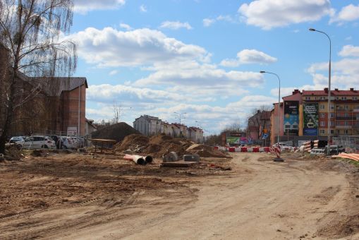 Budowa linii tramwajowej w ulicy Wilczyńskiego, w okolicach skrzyżowania z ulicą Krasickiego (16 kwietnia 2022)