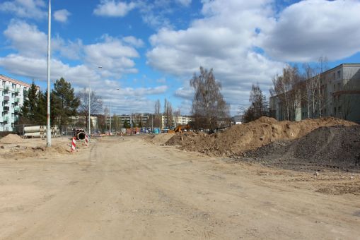 Budowa linii tramwajowej w ulicy Wilczyńskiego, w okolicach skrzyżowania z ulicą Krasickiego (16 kwietnia 2022)