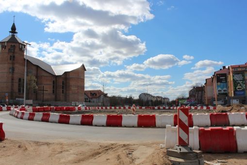 Budowa linii tramwajowej w ulicy Wilczyńskiego, w okolicach skrzyżowania z ulicą Krasickiego (16 kwietnia 2022)