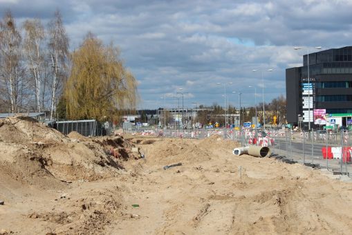 Budowa linii tramwajowej w ulicy Wyszyńskiego, między aleją Piłsudskiego a ulicą Żołnierską (16 kwietnia 2022)