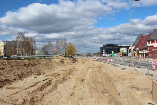 Budowa linii tramwajowej w ulicy Wyszyńskiego, między aleją Piłsudskiego a ulicą Żołnierską (16 kwietnia 2022)