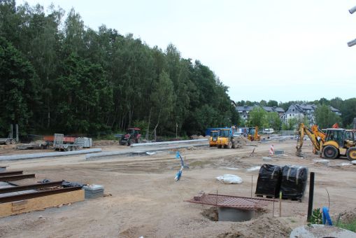 Budowa linii tramwajowej w ulicy Wilczyńskiego, w okolicach przyszłego przystanku końcowego Pieczewo (1 lipca 2022)