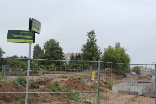 Budowa linii tramwajowej przy skrzyżowaniu ulic Wyszyńskiego, Pstrowskiego i Synów Pułku (2 lipca 2022)