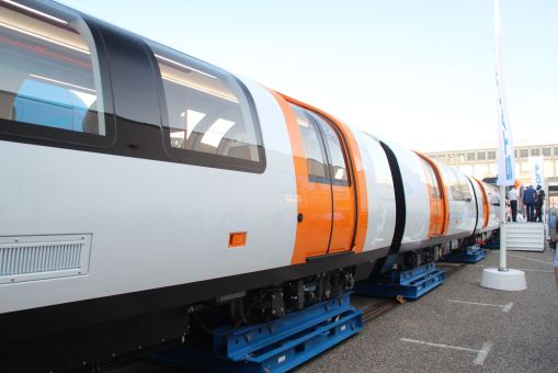 Pociąg metra wyprodukowany przez Stadlera dla Glasgow na targach InnoTrans 2018