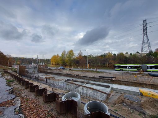 Budowa estakady tramwajowej w ulicy Krasickiego (25 października 2022)