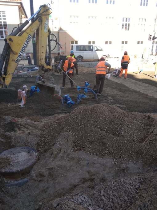 Budowa linii tramwajowej na skrzyżowaniu alei Piłsudskiego i ulicy Kościuszki (6 października 2022)