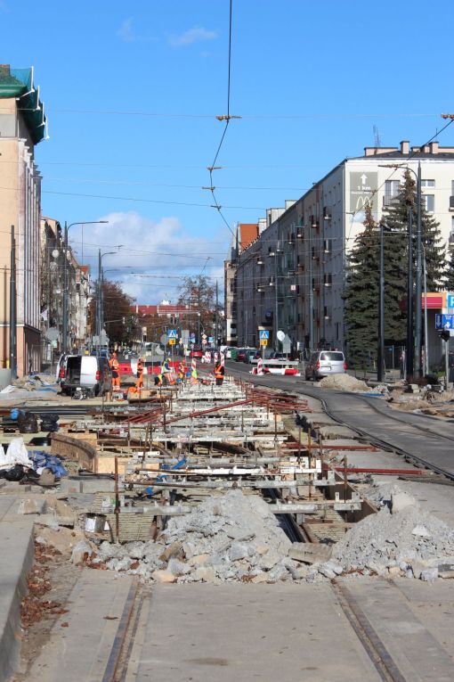 Budowa linii tramwajowej na skrzyżowaniu ulic Kościuszki z aleją Piłsudskiego (3 listopada 2022)