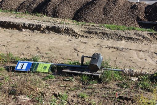 Budowa linii tramwajowej w ulicy Krasickiego, w pobliżu skrzyżowania z ulicą Wańkowicza (3 listopada 2022)