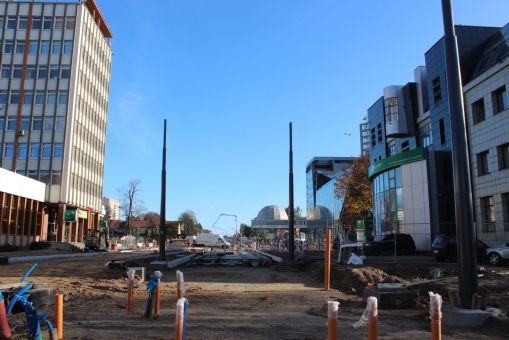 Budowa linii tramwajowej w alei Piłsudskiego, między ulicami Kościuszki i Głowackiego (3 listopada 2022)