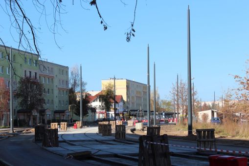 Budowa linii tramwajowej w ulicy Wilczyńskiego, między ulicami Gębika i Wachowskiego (3 listopada 2022)
