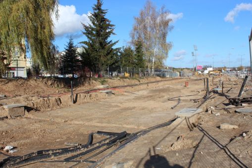 Budowa linii tramwajowej w ulicy Wyszyńskiego, między aleją Piłsudskiego a ulicą Żołnierską (3 listopada 2022)
