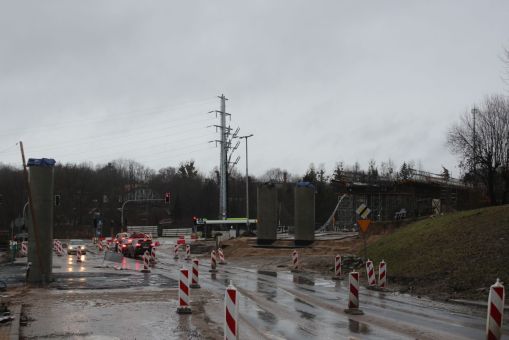 Budowa estakady tramwajowej w ulicy Krasickiego (15 stycznia 2023)