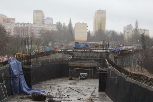 Budowa estakady tramwajowej w ulicy Synów Pułku (15 stycznia 2023)