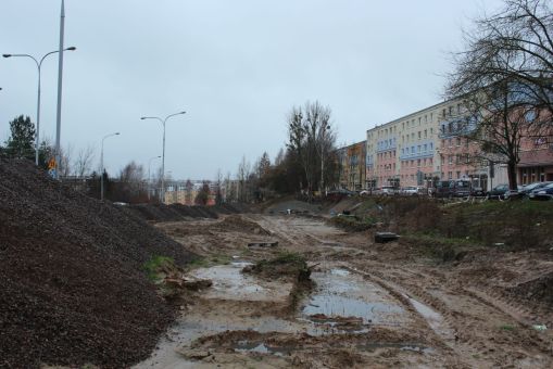 Budowa linii tramwajowej w ulicy Krasickiego, w pobliżu skrzyżowania z ulicą Wańkowicza (15 stycznia 2023)