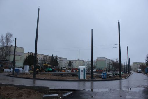Budowa linii tramwajowej w ulicy Wilczyńskiego, w okolicach przyszłego przystanku końcowego Pieczewo (15 stycznia 2023)