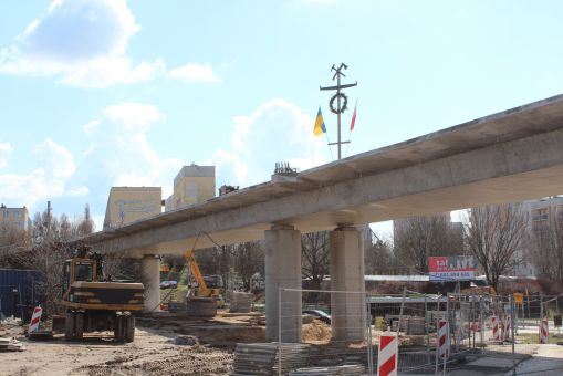 Budowa estakady tramwajowej w ulicy Synów Pułku (10 kwietnia 2023)