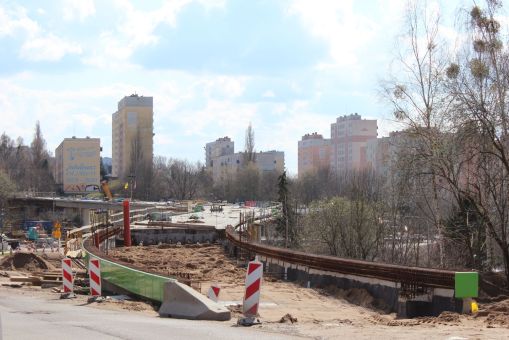 Budowa estakady tramwajowej w ulicy Synów Pułku (10 kwietnia 2023)