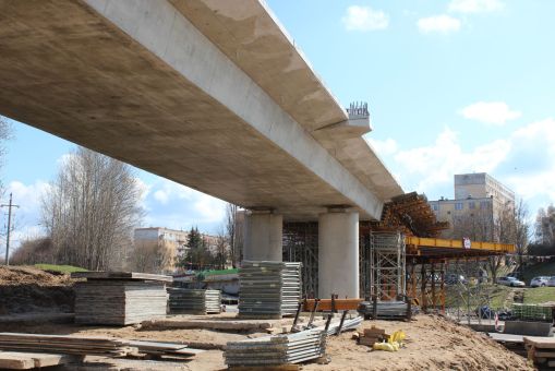 Budowa estakady tramwajowej w ulicy Krasickiego (10 kwietnia 2023)