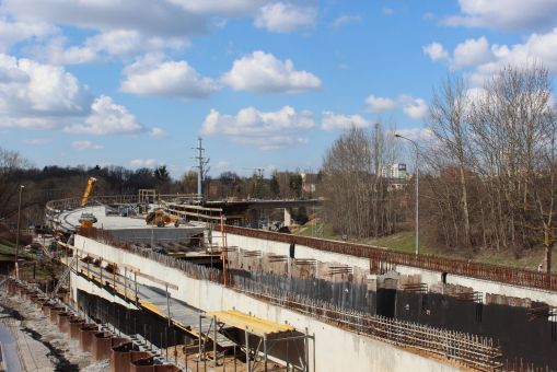 Budowa estakady tramwajowej w ulicy Krasickiego (10 kwietnia 2023)