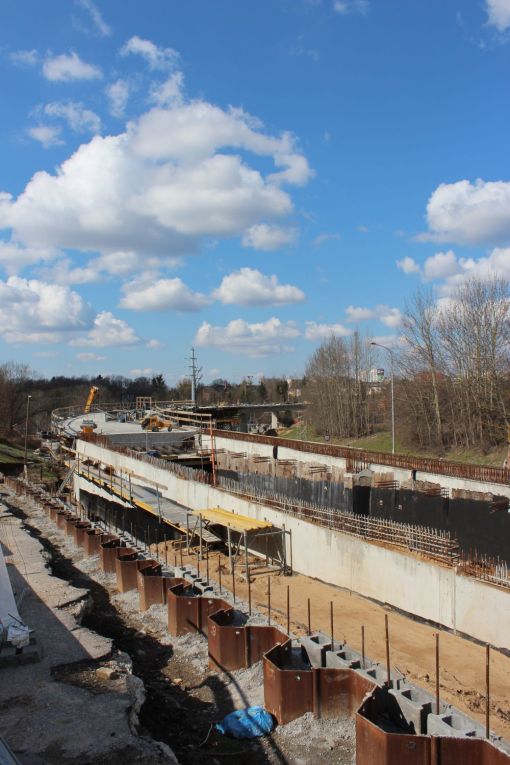 Budowa estakady tramwajowej w ulicy Krasickiego (10 kwietnia 2023)