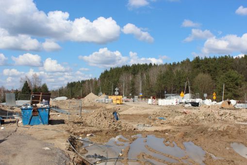 Budowa linii tramwajowej w ulicy Krasickiego, w pobliżu przystanku Boenigka (10 kwietnia 2023)