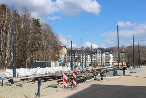 Budowa linii tramwajowej w ulicy Wilczyńskiego, w okolicach przyszłego przystanku końcowego Pieczewo (10 kwietnia 2023)