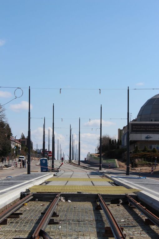 Budowa linii tramwajowej w alei Piłsudskiego, w pobliżu przystanku Planetarium (10 kwietnia 2023)