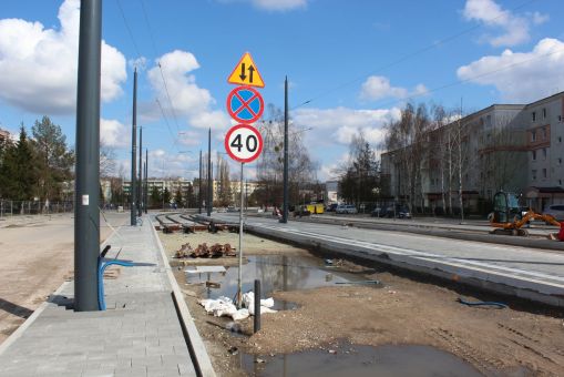 Budowa linii tramwajowej w ulicy Wilczyńskiego, w pobliżu skrzyżowania z ulicą Krasickiego (10 kwietnia 2023)