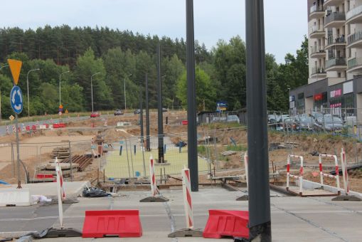 Budowa linii tramwajowej w ulicy Krasickiego, w pobliżu skrzyżowania z ulicą Barcza (5 lipca 2023)