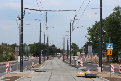 Budowa linii tramwajowej w alei Piłsudskiego, między placem Inwalidów Wojennych a ulicami Wyszyńskiego i Leonharda (5 lipca 2023)