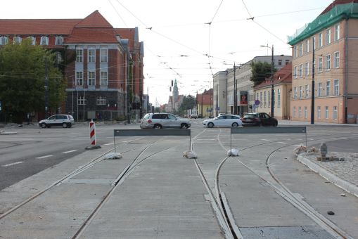 Budowa linii tramwajowej na skrzyżowaniu alei Piłsudskiego z ulicą Kościuszki (5 lipca 2023)