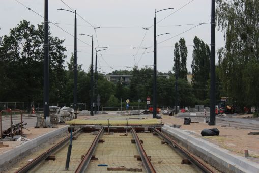 Budowa linii tramwajowej w ulicy Wilczyńskiego, w pobliżu skrzyżowania z ulicą Jeziołowicza (5 lipca 2023)