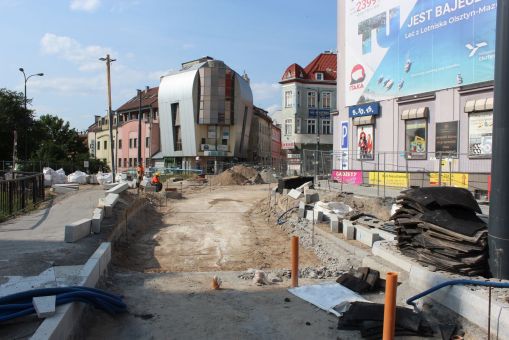 Budowa linii tramwajowej na placu Jedności Słowiańskiej (5 lipca 2023)