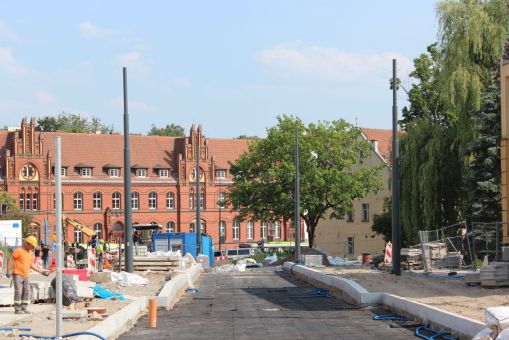 Budowa linii tramwajowej na placu Jedności Słowiańskiej - przystanek końcowy Wysoka Brama (5 lipca 2023)